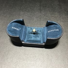 【ハリー・ウィンストン(Harry Winston)の口コミ】 ティファニーやカルティエも検討しましたが、ハリーウィンストンのダイヤ…