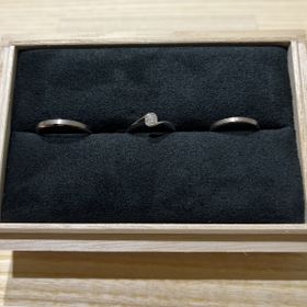 【出雲結(いずもゆい)の口コミ】 指輪はシンプルなデザインに惹かれて決めました。また、婚約指輪と結婚指…