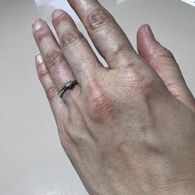 【TRECENTI(トレセンテ)の口コミ】 シンプルで飽きのこないデザインだったからずっと付けてもらえる指輪だと…
