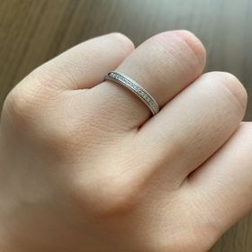 【PILOT BRIDAL(パイロットブライダル)の口コミ】 デザインがどれもすごく可愛かったことと
毎日付けるものなのでダイヤが絶…