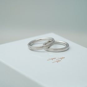 【THREE TREES(スリーツリーズ)の口コミ】 新郎新婦ともにブランド品に興味がなく、せっかくだから手作りしたい！と…