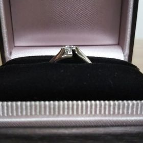 【アイプリモ(I-PRIMO)の口コミ】 どんな場面でも似合うシンプルな見た目にして、メッセージ 日付 を刻印。…