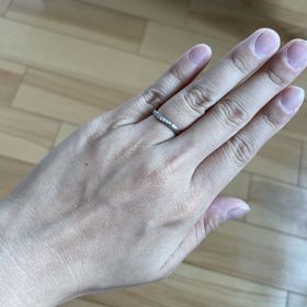 【4℃ BRIDAL(ヨンドシーブライダル)の口コミ】 始めから価格の上限は10万円と決めていました。その中から指にしっくりく…