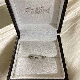 【Dolfani(ドルファーニ )】の口コミ 指輪のデザインはスタイリッシュかつ、ストレートタイプの指輪よりも緩やか...
