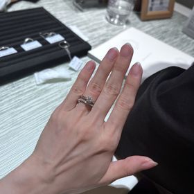 【TRECENTI(トレセンテ)の口コミ】 V字デザインのため一粒ダイヤがより目立って可愛いと思います。キラキラが…