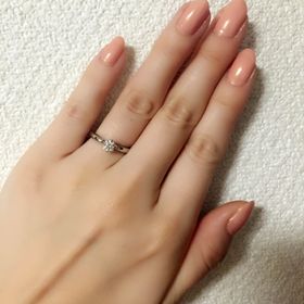 【ラザール ダイヤモンド(LAZARE DIAMOND)の口コミ】 王道のエンゲージリングのデザインを選びました。彼もこのデザインをおす…