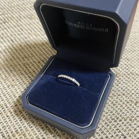 【銀座ダイヤモンドシライシの口コミ】 デザインはエタニティタイプ
普段使いのしやすさや、結婚指輪と重ね付けし…