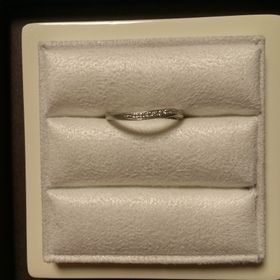 【LUCIE(ルシエ)の口コミ】 デザインが気に入ったのと、主人の気に入った指輪のデザインに合わせて購…