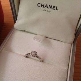 【シャネル(CHANEL)の口コミ】 カメリアリングに憧れていたものの，かわいすぎて，年齢とともに使えなく…