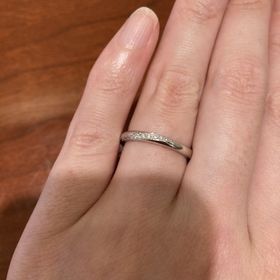 【TRECENTI(トレセンテ)の口コミ】 ・シンプルすぎないが品があり、長く使えそう
・男性用も全く同じ形のダイ…