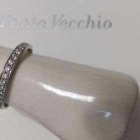 【Ponte Vecchio(ポンテヴェキオ)の口コミ】 普段指輪をしたりすることが無いため、華やかな指輪に惹かれ、将来的に地…