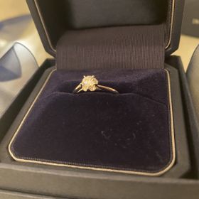 【銀座ダイヤモンドシライシの口コミ】 関節が太め、手は小さめ、指短めの子供手です。最初は海外ブランドに目が…