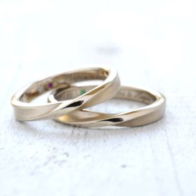 【湘南彫金工房 andfuseの口コミ】 オリジナルデザインの指輪が出来るからです。シャンパンゴールドの色味で…