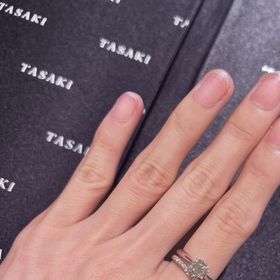【TASAKI(タサキ)の口コミ】 サイズがなかったため違う指にて試着しています。付けた瞬間可愛い素敵！…