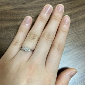 【アンジェリックフォセッテ(Angelique Fossette)の口コミ】 ウェーブタイプで指輪を探しており、色々な指輪を試着しました。その中で…