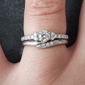 【アイプリモ(I-PRIMO)の口コミ】 先に彼からサプライズで貰った婚約指輪がアイプリモの物だったので、重ね…