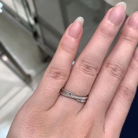 【CHARMY(チャーミー)の口コミ】 デザインは1番の決め手となりました。金額は予算より高かったのですが、色…