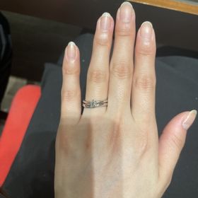 【銀座ダイヤモンドシライシの口コミ】 デザインの種類もとても多く、どれにしようか迷うくらいありましたが、希…