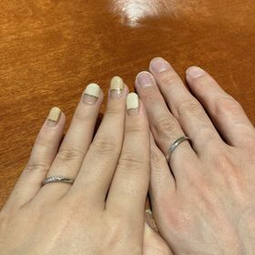 【TRECENTI(トレセンテ)の口コミ】 ストレートで指馴染みがよく、ダイヤがななめに入っているデザインを気に…