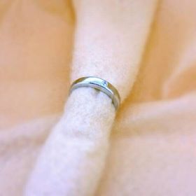 【ハリー・ウィンストン(Harry Winston)の口コミ】 長く使うものなのでシンプルで飽きがこないものを探していました。
ダイヤ…