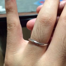 【A・D・A(エー・ディー・エー)の口コミ】 ツヤっぽい見た目よりツヤ消ししてあるデザインを探していました。
1軒目…