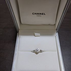【シャネル(CHANEL)の口コミ】 婚約指輪は海外の有名ブランドが良いと思い探していました。ただ海外ブラ…