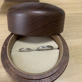 【COLANY(コラニー)の口コミ】 他にはないようなデザインと美しさ
婚約者である彼の手はとても大きくサイ…