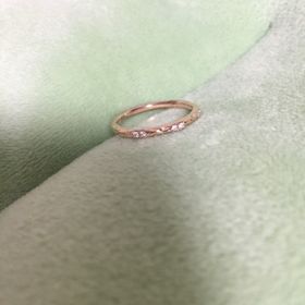 【LUCIE(ルシエ)の口コミ】 見た目が可愛い！！！

結婚指輪のイメージとして、シルバーであまり凹凸…