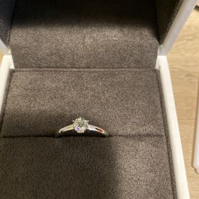 【BIJOUPIKO(ビジュピコ)の口コミ】 デザインが良くて、ダイヤモンドを支える台座につめがあり石を置けること…