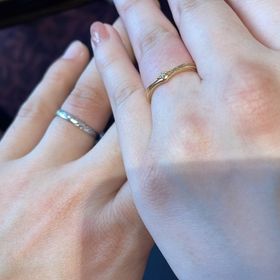 【ケイウノ ブライダル(K.UNO BRIDAL)の口コミ】 着用した時に指に馴染んだことと、指が綺麗に見えたこと。指輪を普段つけ…