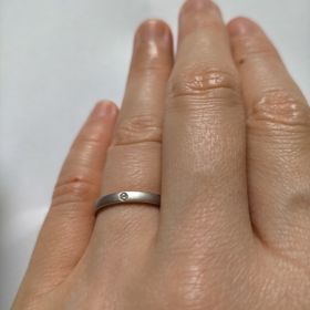 【エクセルコダイヤモンド(EXELCO DIAMOND)の口コミ】 シンプルで清楚な1粒ダイヤを探していました。
似たようなデザインは他社…