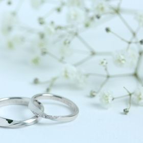 【ith(イズ)の口コミ】 カーブのついたデザインを探していました。沢山の種類の中で近くで見るだ…