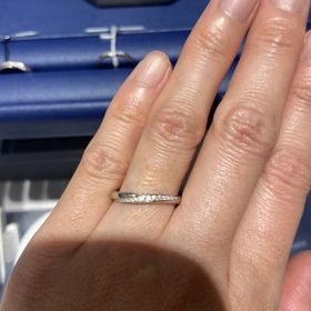 【銀座ダイヤモンドシライシの口コミ】 結婚20周年記念にと様々な指輪を試着させていただき、大変悩んだ末に決め…