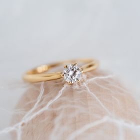 【Cayof(カヨフ)の口コミ】 店舗で実際に指につけてみて、いくつか絞り込んだ後デザイン画をおこして…