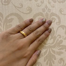 【ティファニー(Tiffany & Co.)の口コミ】 最初は細身のシンプルなダイヤがついたデザインにしようと思っていました…