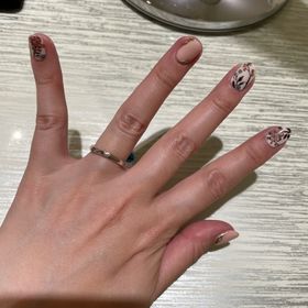 【TRECENTI(トレセンテ)の口コミ】 いろいろなデザインがあり、シンプルなものはもちろん、花柄モチーフだっ…