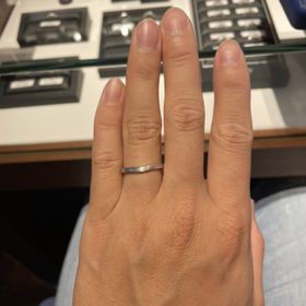 【銀座ダイヤモンドシライシの口コミ】 圧倒的にデザインが気に入りました。
艶消し加工をすることで、他とはちょ…