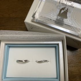 【Disney Cinderella(ディズニー シンデレラ)の口コミ】 宝石の色が水色でかわいく、このデザインはシンデレラにしかなったため、…