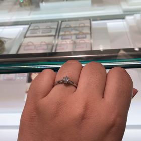 【GALA JEWELRY(ガラジュエリー)の口コミ】 大きめのダイヤがほしくて価格と質のバランスがとても良かったので、即決…
