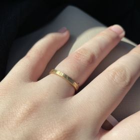 【鎌倉彫金工房の口コミ】 サンプルから自分の好みのデザインを選びました。わたしは、カナヅチで自…