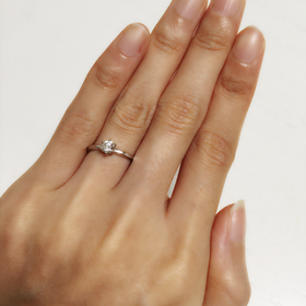 【ヴァンドーム青山(VENDOME AOYAMA)の口コミ】 つけた時にあまり主張しすぎず、かつ華やかになるところです。着用用時に…