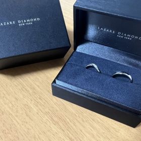 【ラザール ダイヤモンド(LAZARE DIAMOND)の口コミ】 : デザイン性　
男女共にこだわったデザインが豊富。
ダイヤモンドの輝き…
