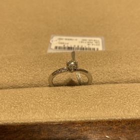 【TRECENTI(トレセンテ)の口コミ】 婚約指輪を探しているタイミングで、Instagramの広告でトレセンテを知り、…