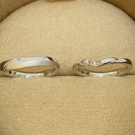 【COLANY(コラニー)の口コミ】 自分の指には太すぎ指輪細すぎる指輪が似合わず
自分的にS字の曲線が好き…