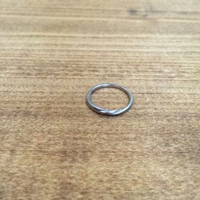 【LUCIE(ルシエ)の口コミ】 婚約指輪に俄のものを購入しており、重ね付けも考え同ブランドの結婚指輪…