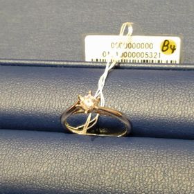 【銀座ダイヤモンドシライシの口コミ】 6本立て爪の王道デザインです。ダイヤモンドに自信のあるメーカーらしい採…