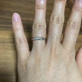 【4℃ BRIDAL(ヨンドシーブライダル)の口コミ】 デザインはシンプルでずっとつけていられるものを、素材はプラチナで傷が…