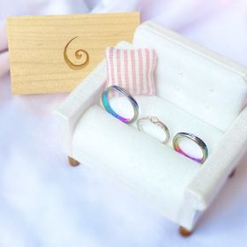【SORA(ソラ)の口コミ】 デザインが何より他の指輪と被らないところに惹かれました。内側と外側に…