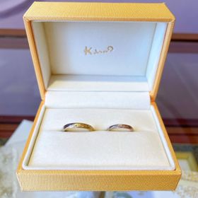 【ケイウノ ブライダル(K.UNO BRIDAL)の口コミ】 2色でできており、360度どこから見てもデザインが違うように見えるので、…