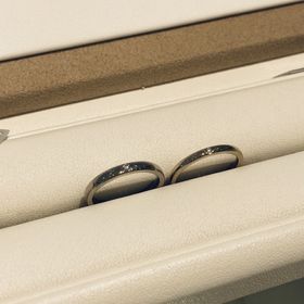 【JEWELRY STUDIO Advance(ジュエリースタジオアドバンス)の口コミ】 インスタグラムでエクリュの素材のカラーが気になって実物を見る為に来店…